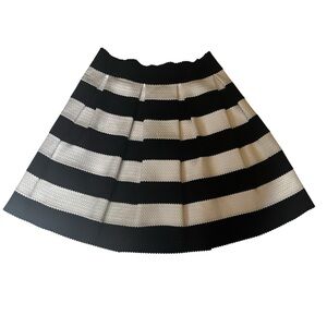 Express Black White Striped Scalloped Mini Skirt Small Textured Knit preppy